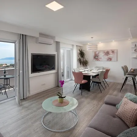 Bella Figura Apartment *