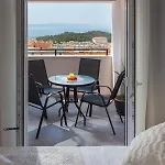 Bella Figura Apartment