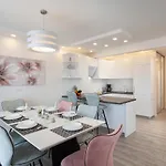 Bella Figura Apartment *