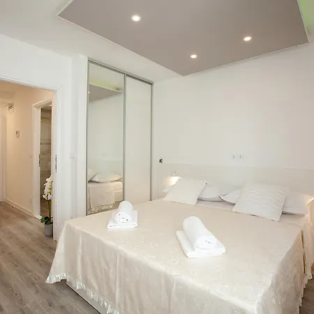 Bella Figura Makarska