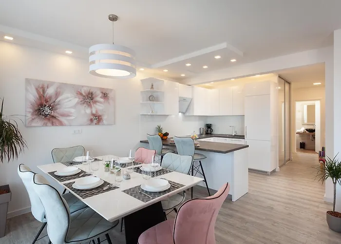 Bella Figura Apartment *