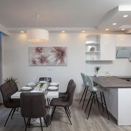 Bella Figura شقة ماكارسكا