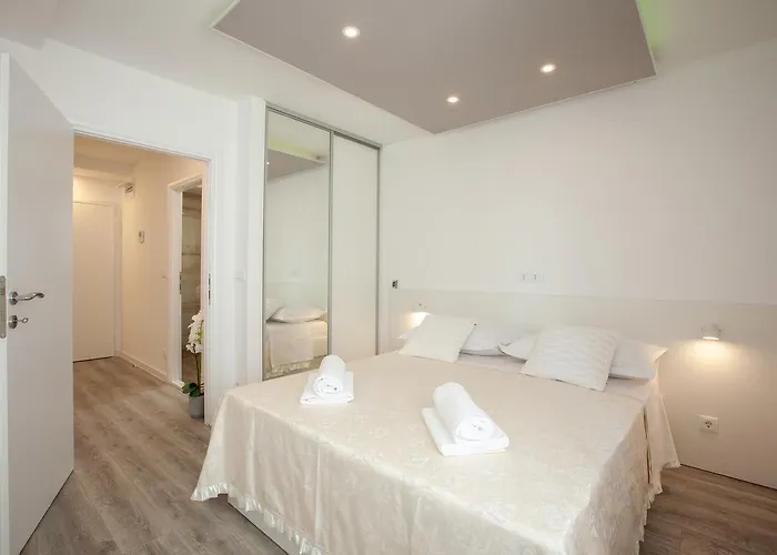 Bella Figura מאקרסקה